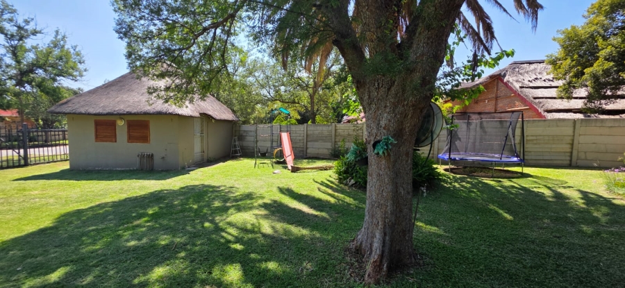 5 Bedroom Property for Sale in Songloed North West